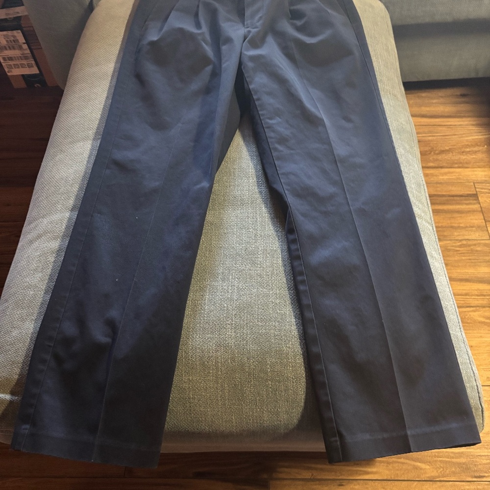 34x30 Dark Blue Roundtree & Yorke pants